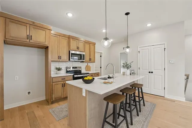 $364,950 | 719 Glenn Circle, Raymore, MO 64083