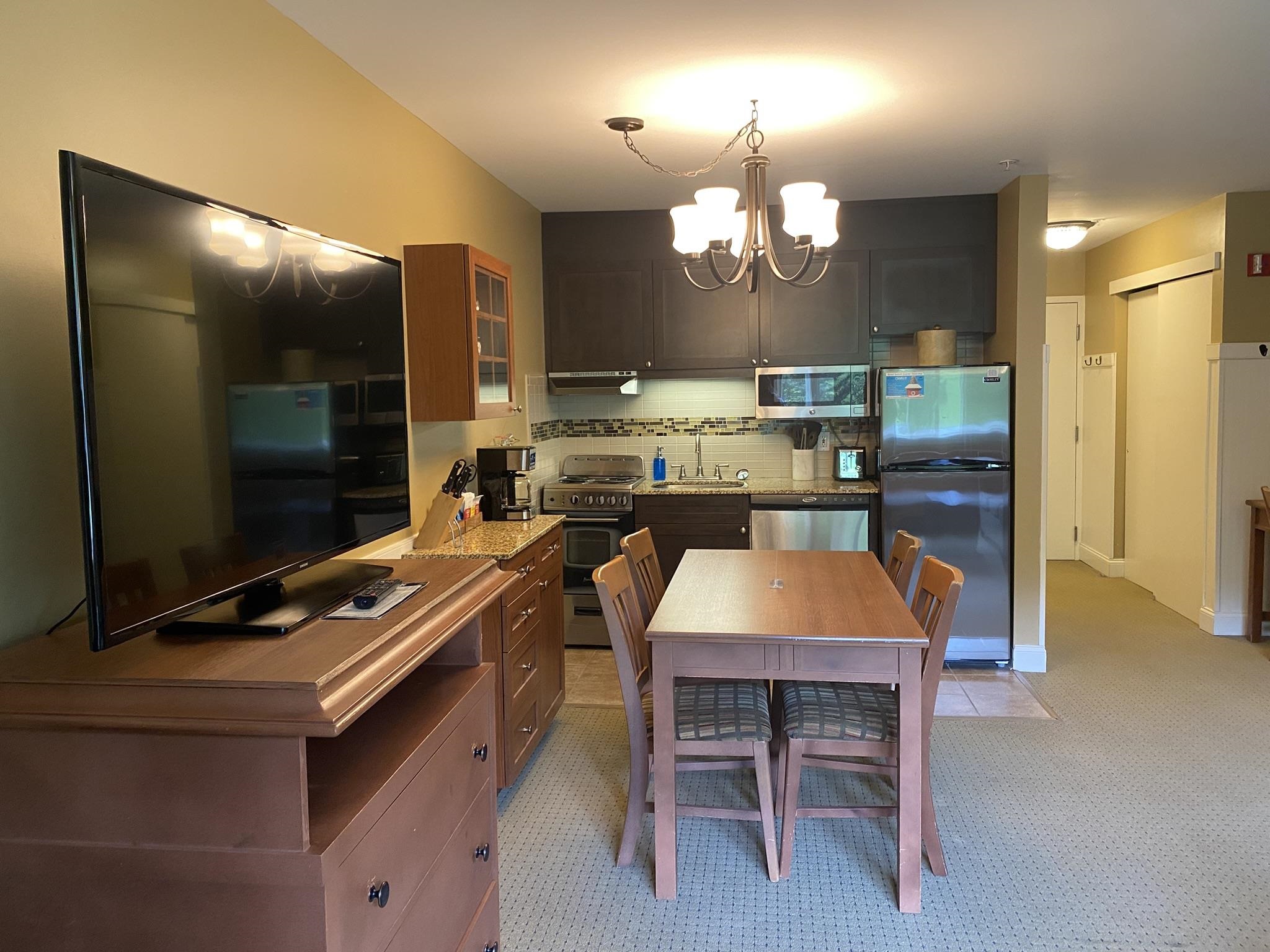 89 Grand Summit Way, Unit 121 West Dover, VT 05356 - Photo 2 of 16