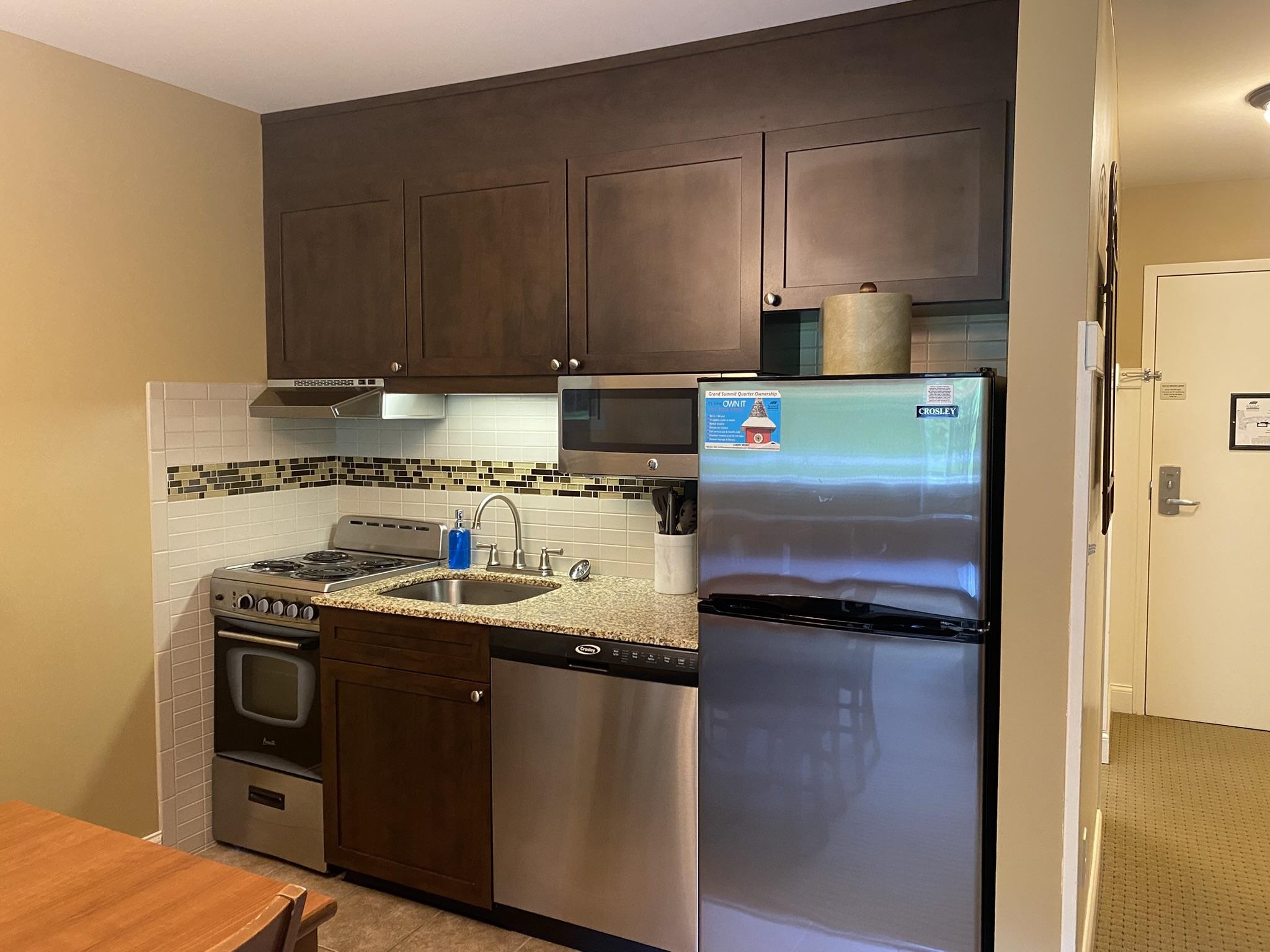 89 Grand Summit Way, Unit 121 West Dover, VT 05356 - Photo 3 of 16