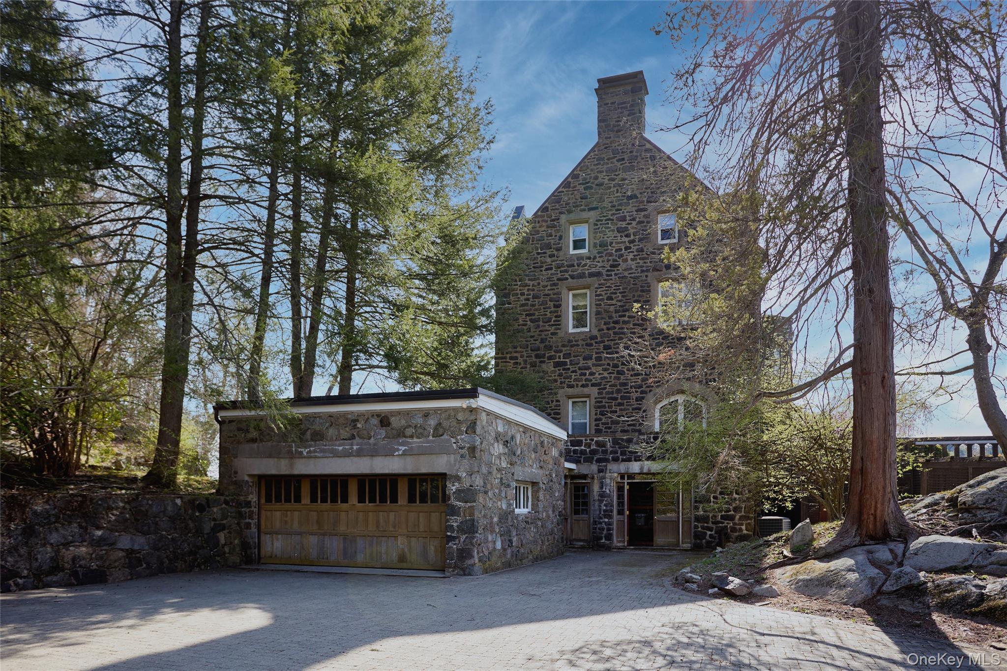 43 Ontio Road Tuxedo Park, NY 10987 - Photo 3 of 50