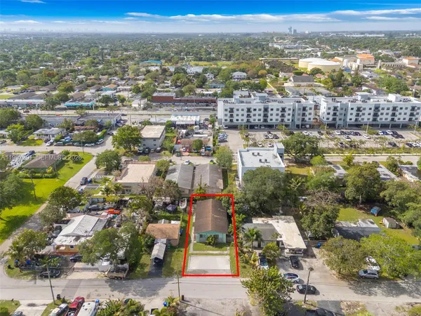 $550,000 | 3712 Southwest 12th Court, Fort Lauderdale, FL 33312