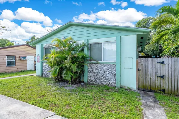 $550,000 | 3712 Southwest 12th Court, Fort Lauderdale, FL 33312