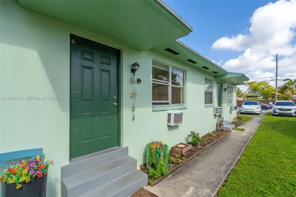 $550,000 | 3712 Southwest 12th Court, Fort Lauderdale, FL 33312