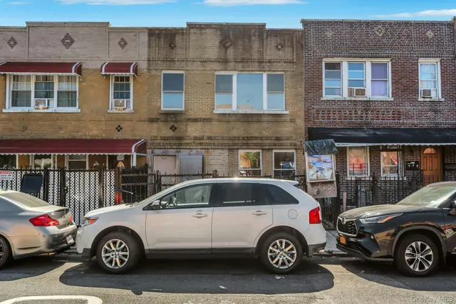 a car parked in front of a building