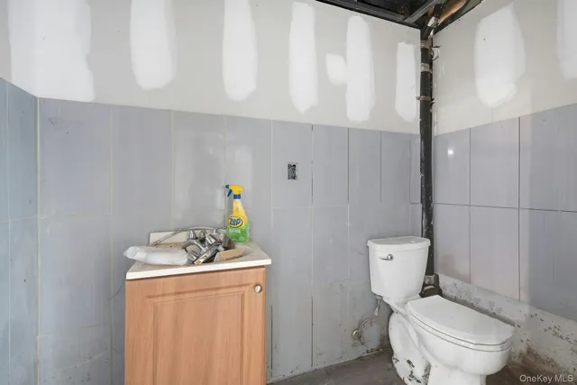 a car parked in front of a building