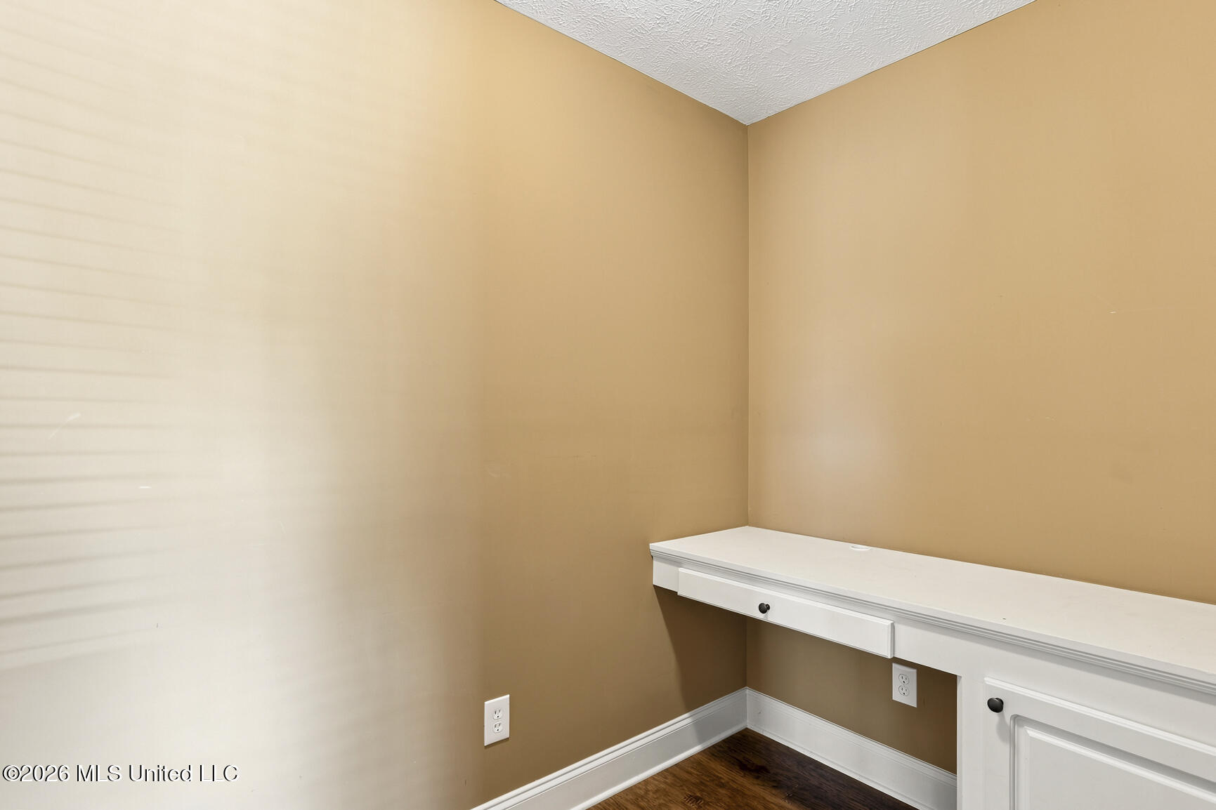 159 Harvey Circle Canton, MS 39046 - Photo 5 of 27 159 Harvey Cir-5
