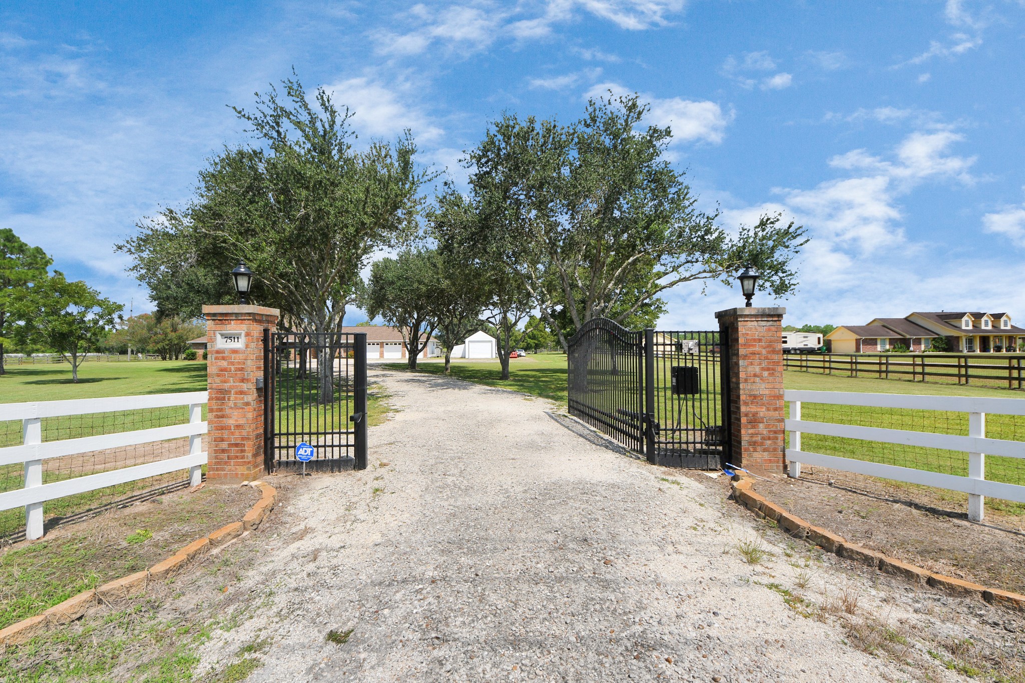 7511 County Road 511 Rosharon, TX 77583 - Photo 2 of 42