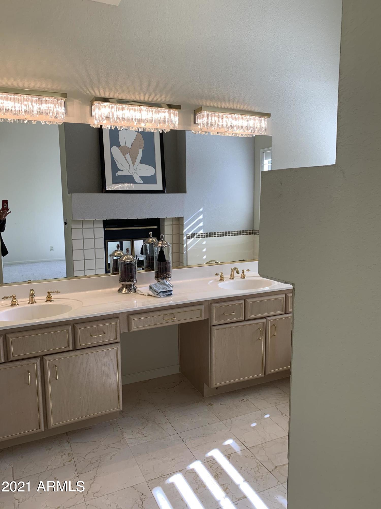 7272 East Gainey Ranch Road, Unit 114 Scottsdale, AZ 85258 - Photo 41 of 70 DOUBLE SINKS IN MASTER BATH