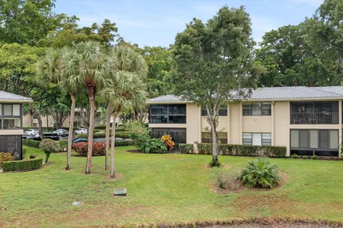 $250,000 | 30 Westgate Lane, Unit 30G, Boynton Beach, FL 33436