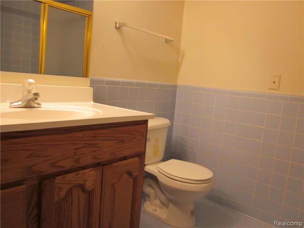 21600 River Ridge Farmington, MI 48335 - Photo 18 of 29