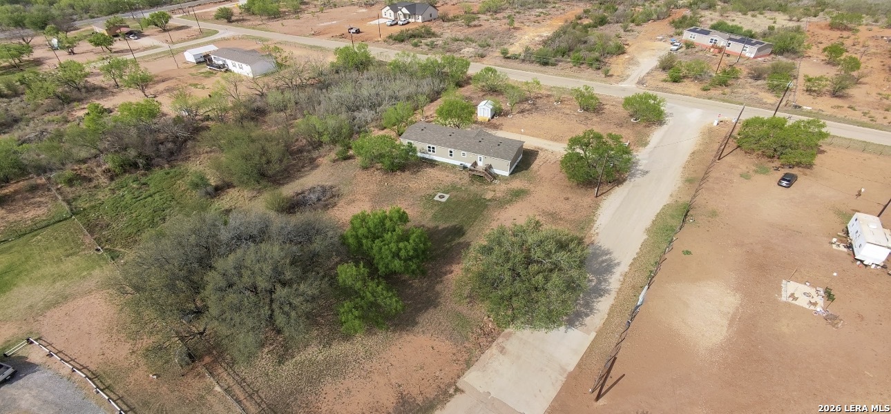 108 County Road 2638 Devine, TX 78016 - Photo 5 of 21