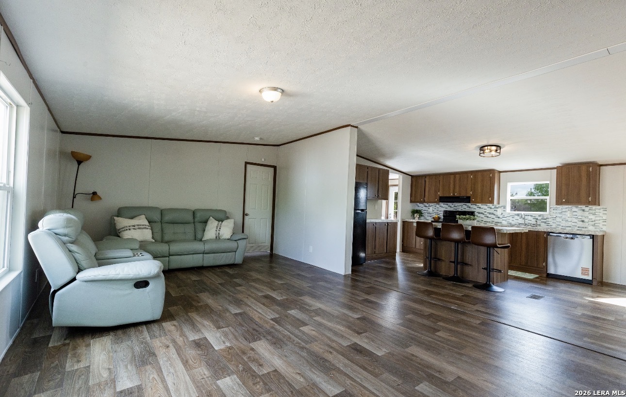 108 County Road 2638 Devine, TX 78016 - Photo 9 of 21