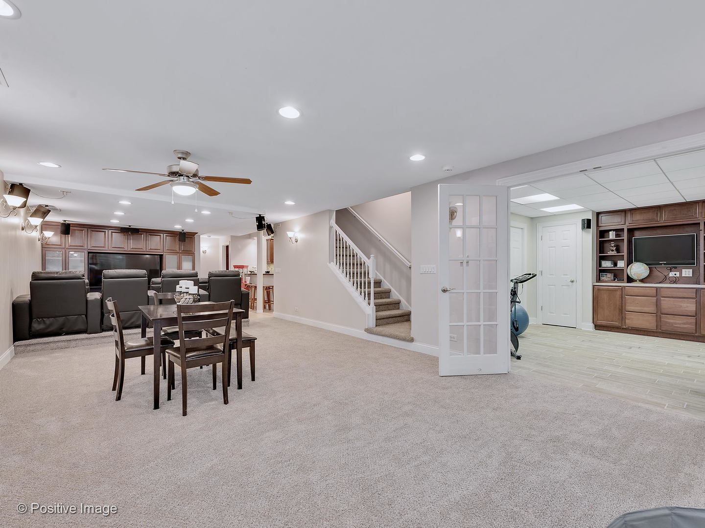 27W617 Garys Mill Road Winfield, IL 60190 - Photo 24 of 35 a view of a livingroom with furniture and livingroom