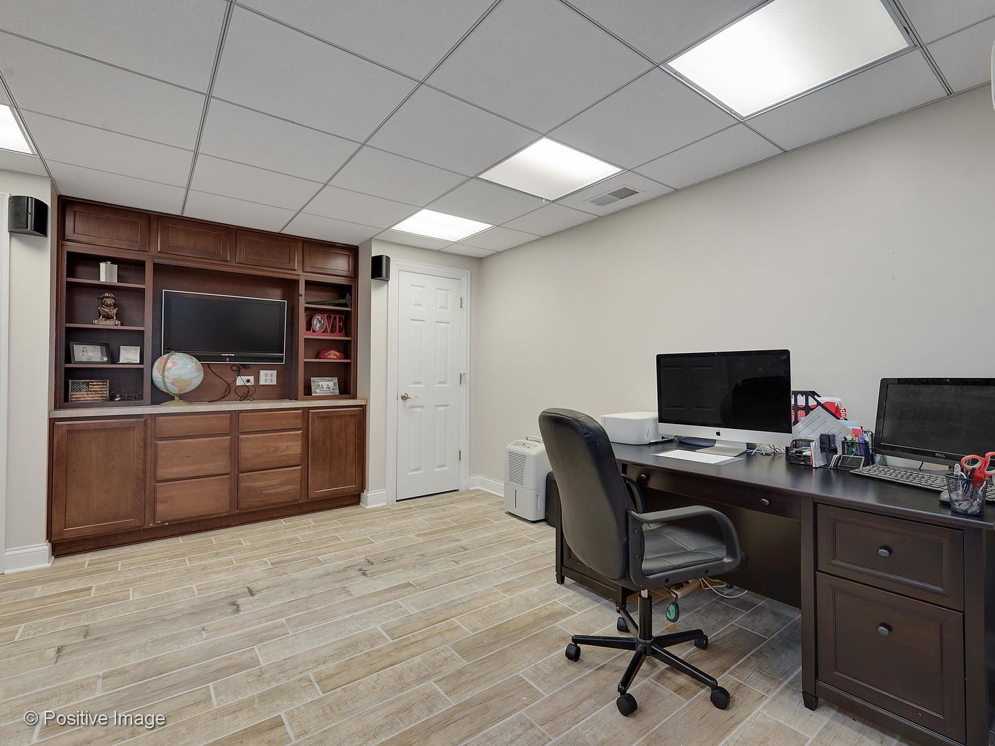 27W617 Garys Mill Road Winfield, IL 60190 - Photo 27 of 35 a view of a workspace with furniture