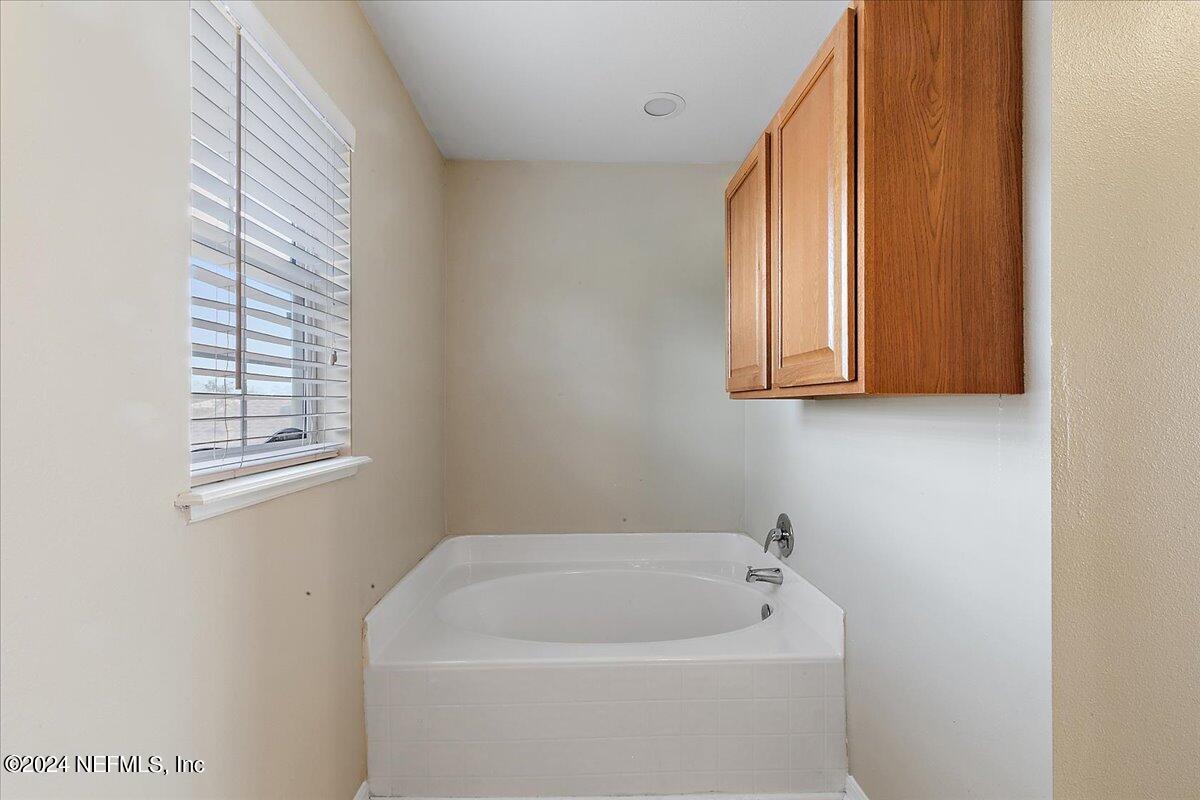 7374 Wood Duck Road Jacksonville, FL 32244 - Photo 12 of 18 12-Primary Bathroom