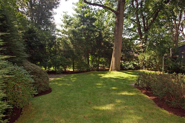 125 Brackett Road Newton, MA 02458 - Photo 2 of 17 Gallery Image 2