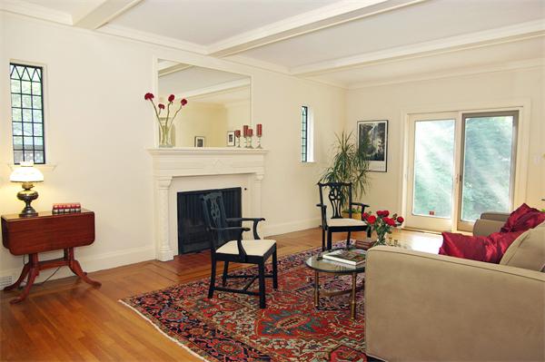 125 Brackett Road Newton, MA 02458 - Photo 4 of 17 Gallery Image 4