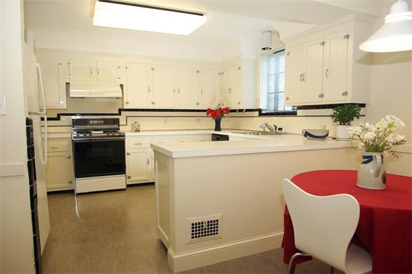 125 Brackett Road Newton, MA 02458 - Photo 8 of 17 Gallery Image 8