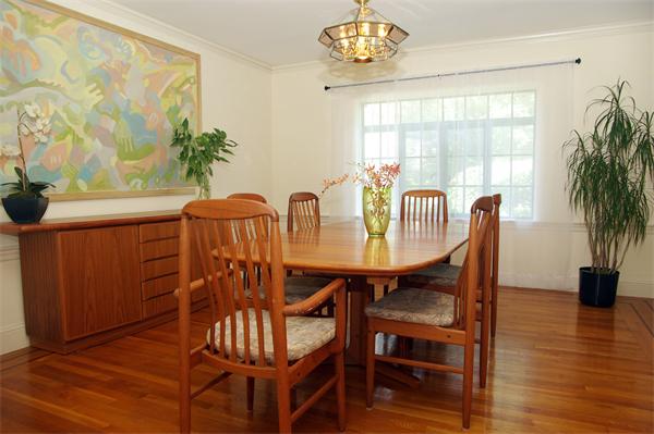125 Brackett Road Newton, MA 02458 - Photo 9 of 17 Gallery Image 9