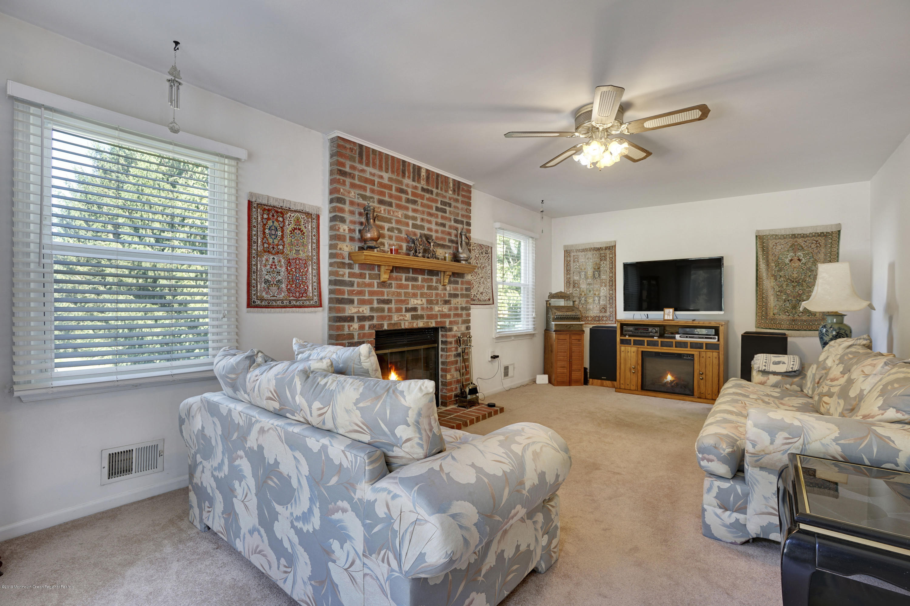 207 Burlington Road Freehold, NJ 07728 - Photo 27 of 45 Family Room (1)