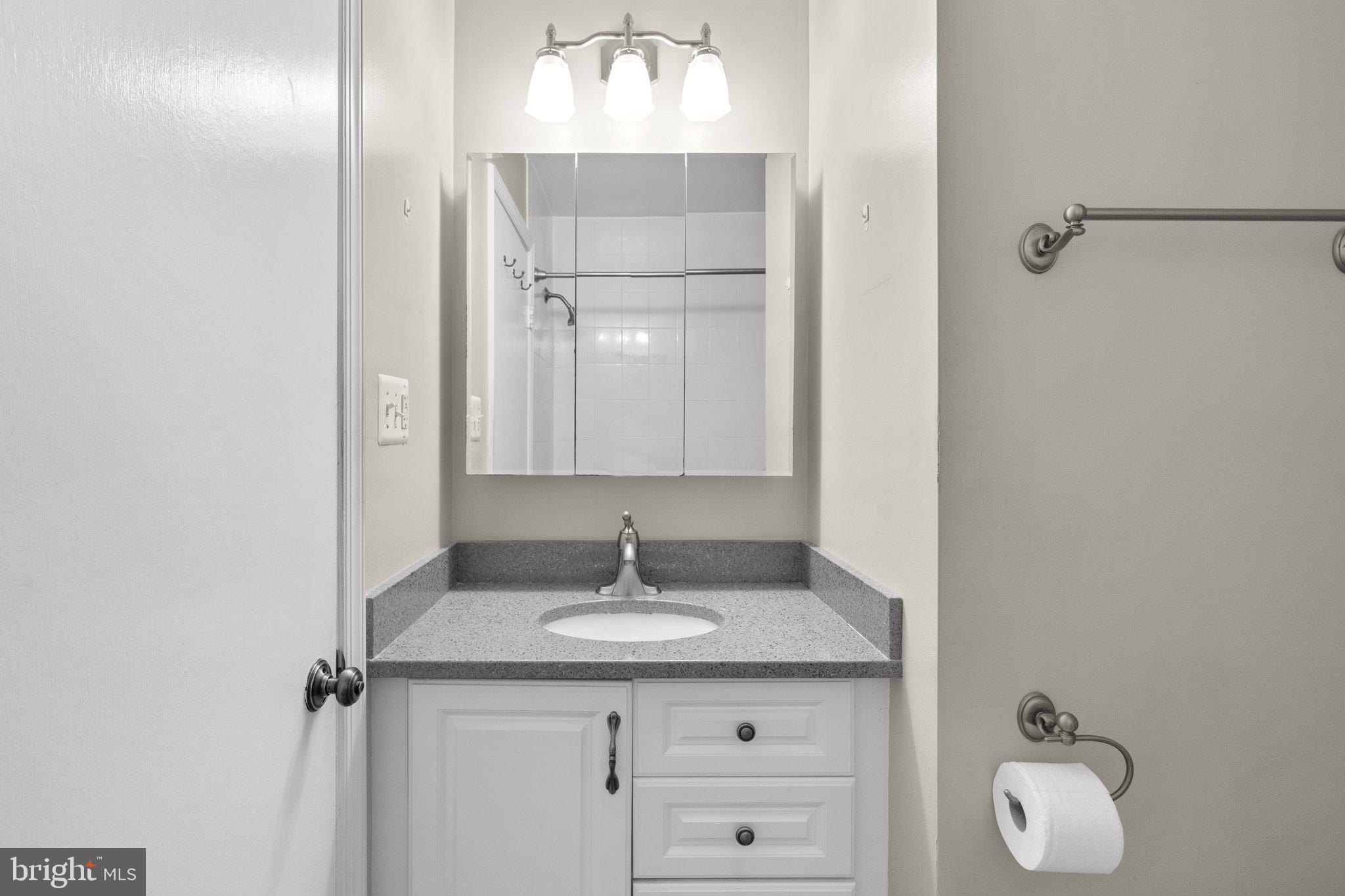 12840 Littleton Street Silver Spring, MD 20906 - Photo 20 of 33 Hall Full Bath