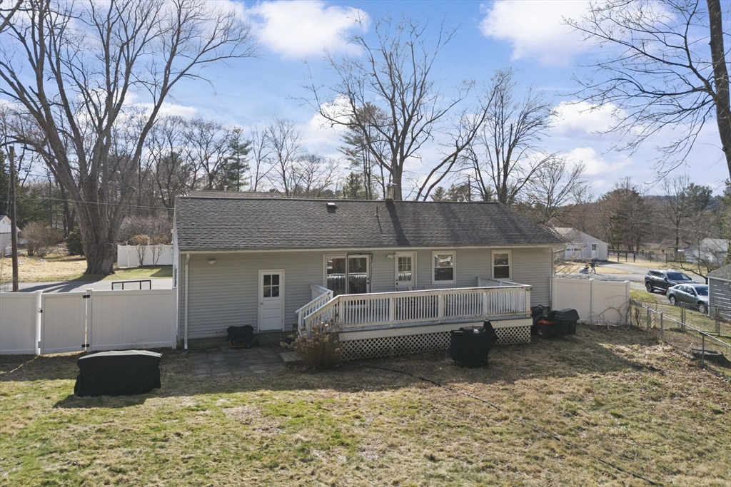 19 Westbrook Road Northborough, MA 01532 - Photo 4 of 42 Gallery Image 4