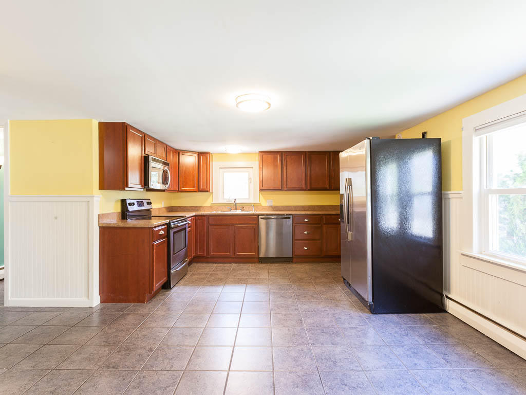 24 Thompson Road Kennebunk, ME 04043 - Photo 10 of 21 Kitchen