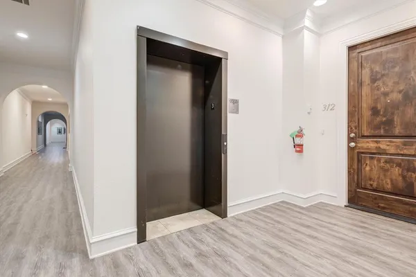 $1,769 | 5232 Colleyville Boulevard, Unit 307, Colleyville, TX 76034