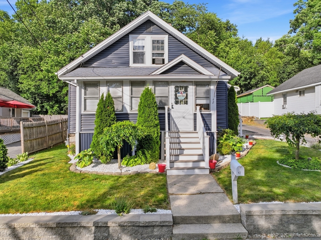 42 Volkmar Road Worcester, MA 01606 - Photo 2 of 33