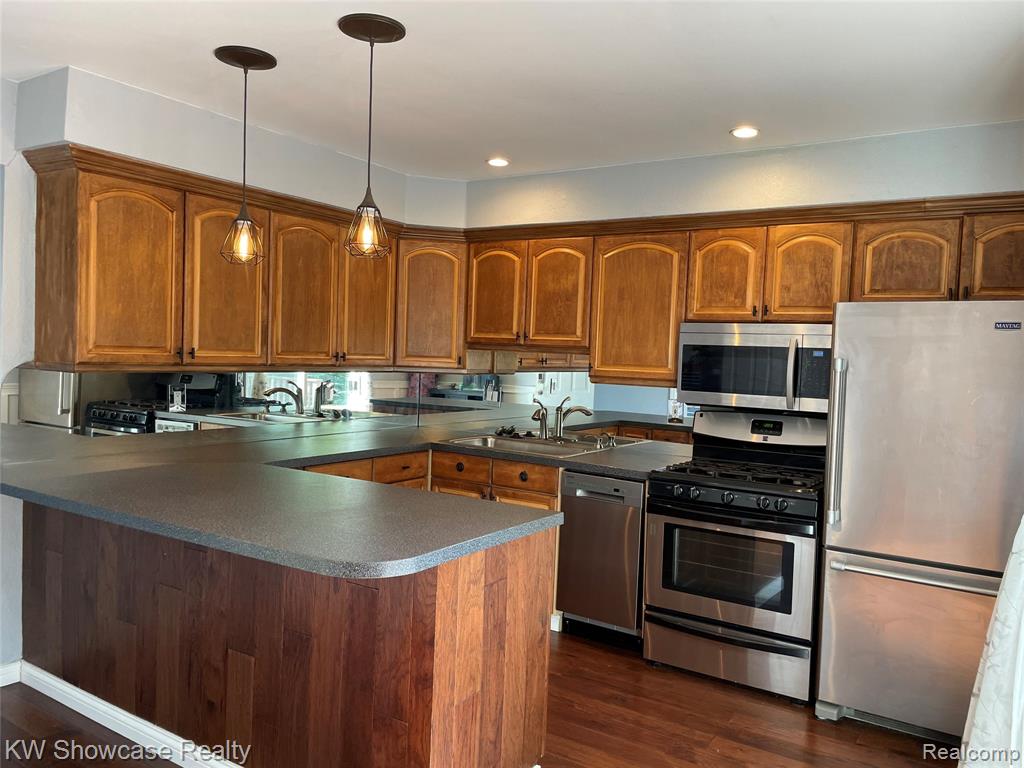 451 Gamma Road Walled Lake, MI 48390 - Photo 6 of 14