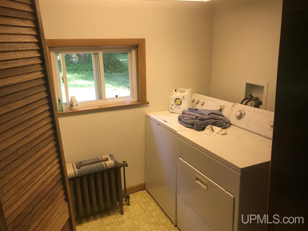 170 Bluff Street Ishpeming, MI 49849 - Photo 5 of 30