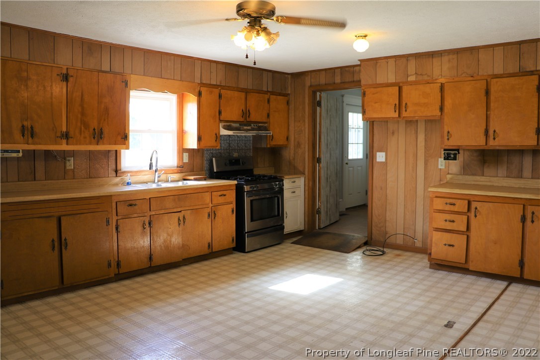 2101 Wilson Road Red Springs, NC 28377 - Photo 17 of 38 Gallery Image 17
