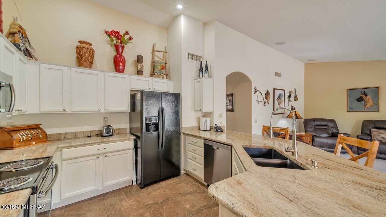63112 East Flower Ridge Drive Tucson, AZ 85739 - Photo 2 of 31