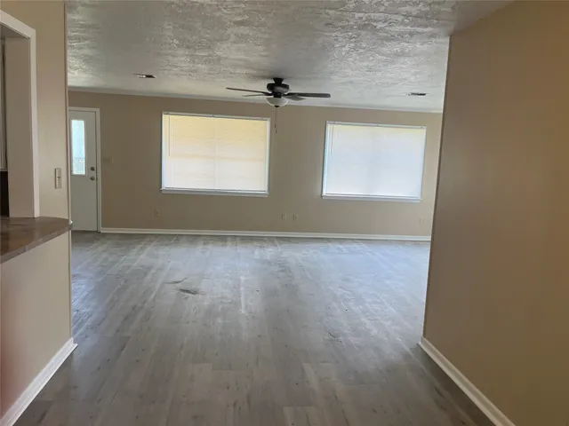 $1,900 | 2014 Farm To Market Road 1094, Sealy, TX 77474