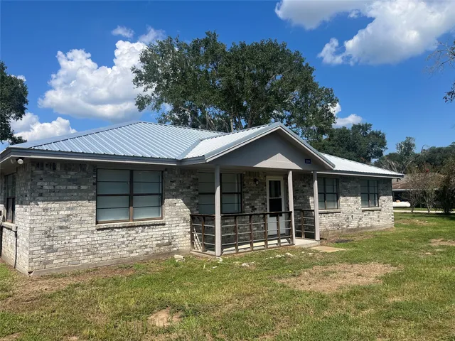 $1,900 | 2014 Farm To Market Road 1094, Sealy, TX 77474