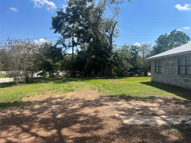 $1,900 | 2014 Farm To Market Road 1094, Sealy, TX 77474