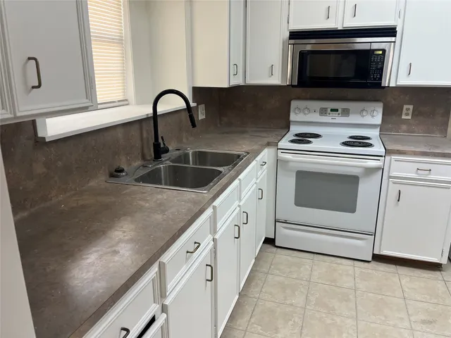 $1,900 | 2014 Farm To Market Road 1094, Sealy, TX 77474