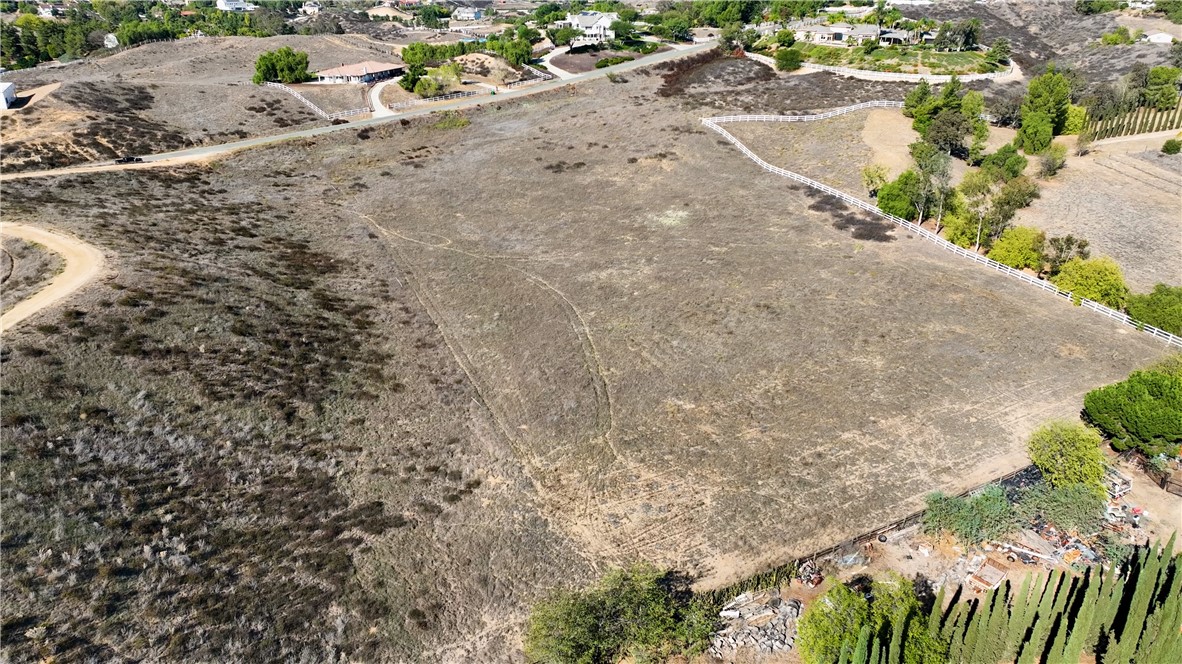 0 Linda Rosea Road Temecula, CA 92592 - Photo 3 of 10 a view of a yard with plants