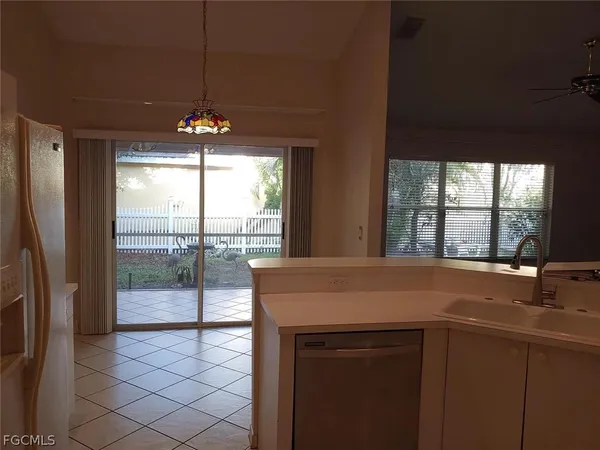 $2,100 | 15232 Cricket Lane, Fort Myers, FL 33919