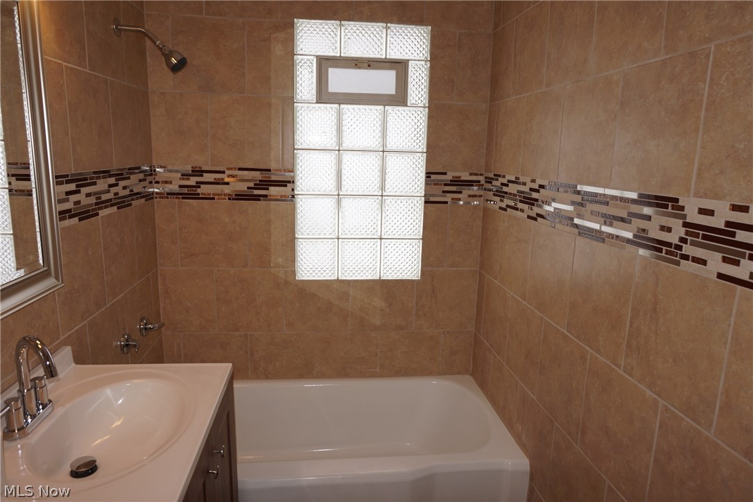 3802 Highland Road Cleveland, OH 44111 - Photo 10 of 24