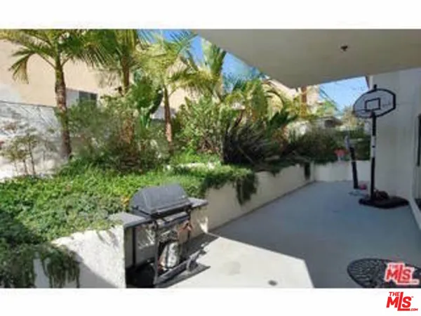 $8,500 | 10633 Eastborne Avenue, Los Angeles, CA 90024