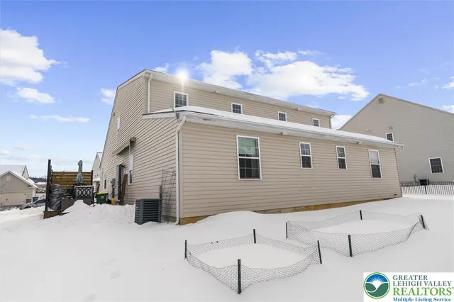 $384,900 | 7695 Barrow Drive, Macungie, PA 18062