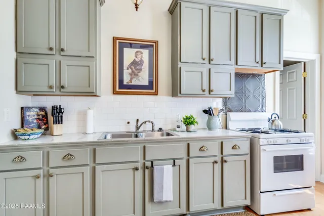 $389,000 | 105 Washington Street, Breaux Bridge, LA 70517