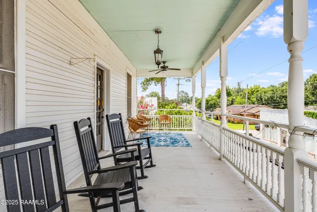 $389,000 | 105 Washington Street, Breaux Bridge, LA 70517