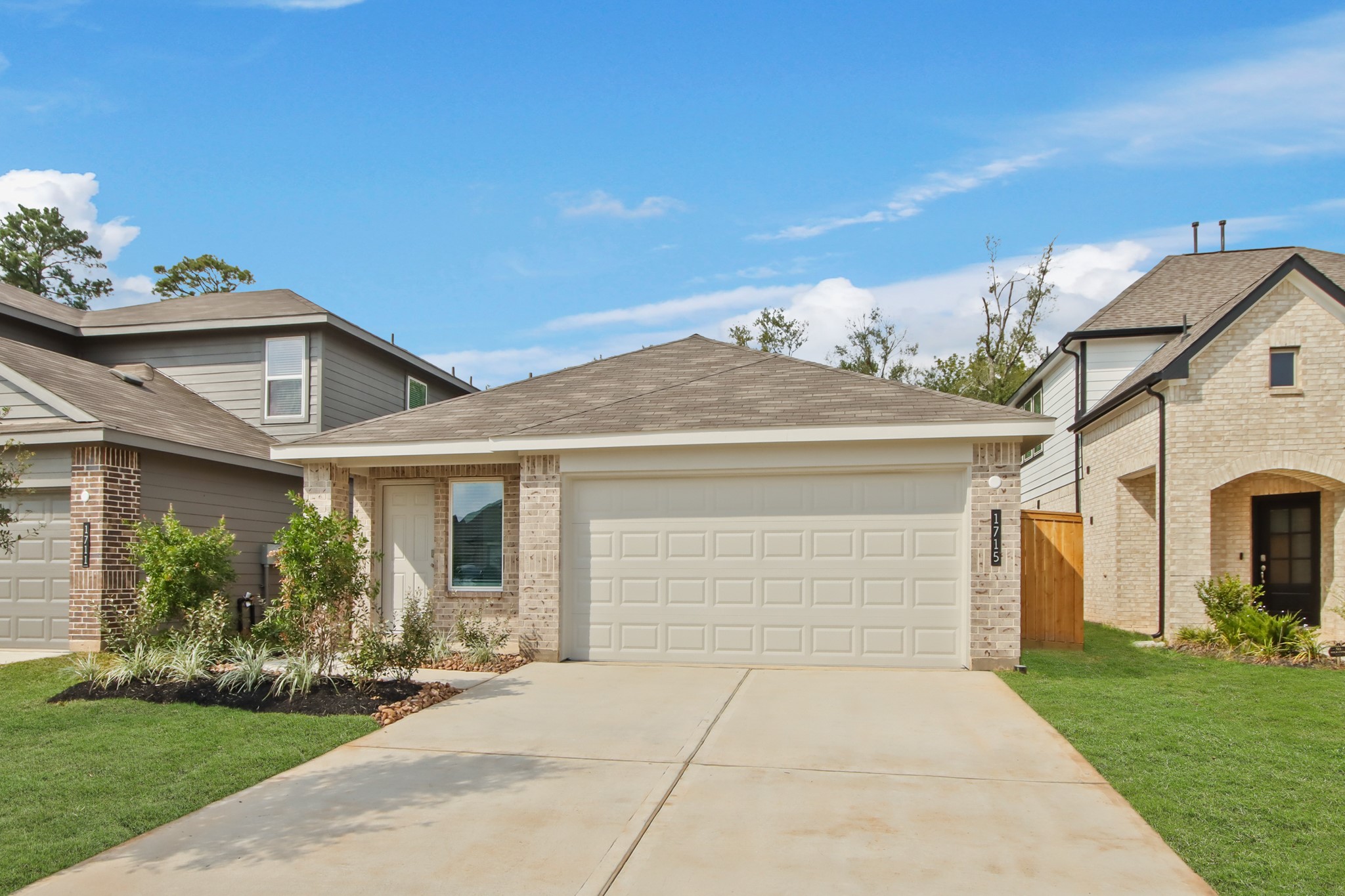 1715 Portia Lane Conroe, TX 77301 - Photo 2 of 19