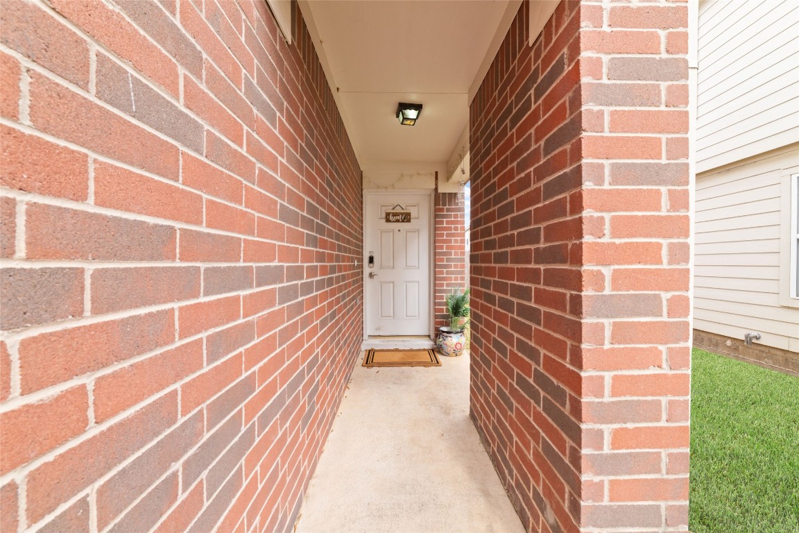 3038 Winchester Rnch Trail Katy, TX 77493 - Photo 4 of 29 a view of a brick wall
