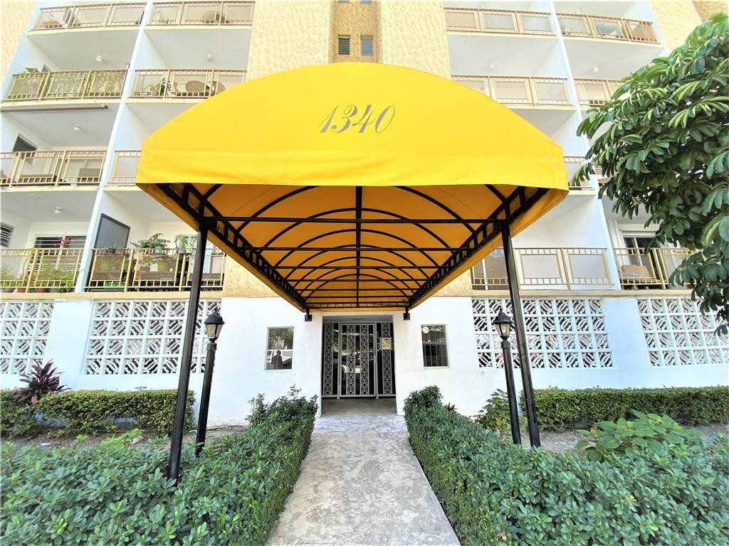 1340 Lincoln Road, Unit 509 Miami Beach, FL 33139 - Photo 2 of 13 Photo 2
