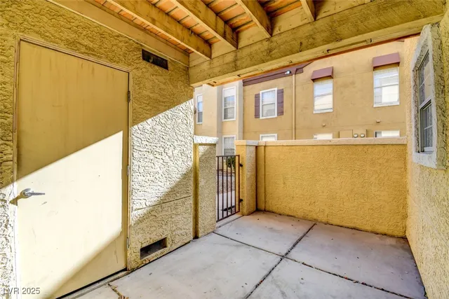 $190,000 | 2801 North Rainbow Boulevard, Unit 153, Las Vegas, NV 89108