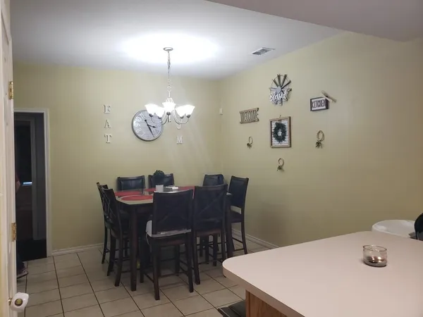 $2,050 | 2016 Westwood Drive, Portland, TX 78374