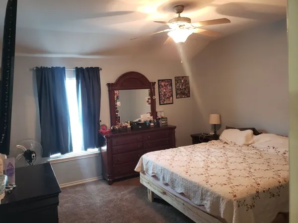 $2,050 | 2016 Westwood Drive, Portland, TX 78374